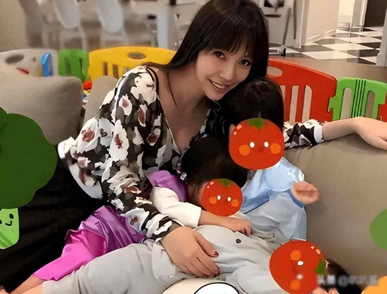 从镜头前到麦克风后：她在台北边带娃边做播客，没退圈只换战场