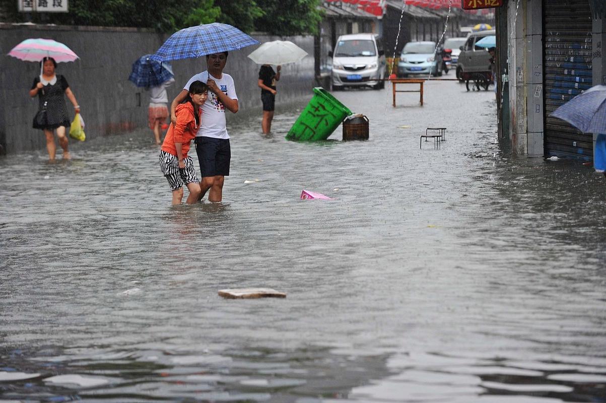 暴雨洪涝后皮肤病占次生疾病超五成：专家详解防护要点与就医指征