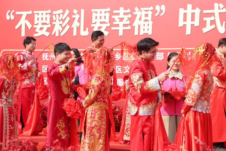胖东来"零彩礼"新规震撼社会：制度能否真正移风易俗？